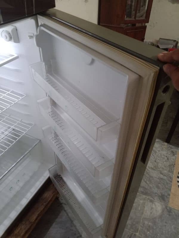 HAIER FRIDGE URGENT FOR SALE FULL OK 10 BY 10 CONDITION 15