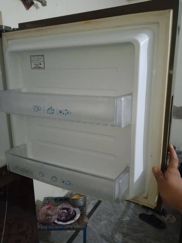 HAIER FRIDGE URGENT FOR SALE FULL OK 10 BY 10 CONDITION 8