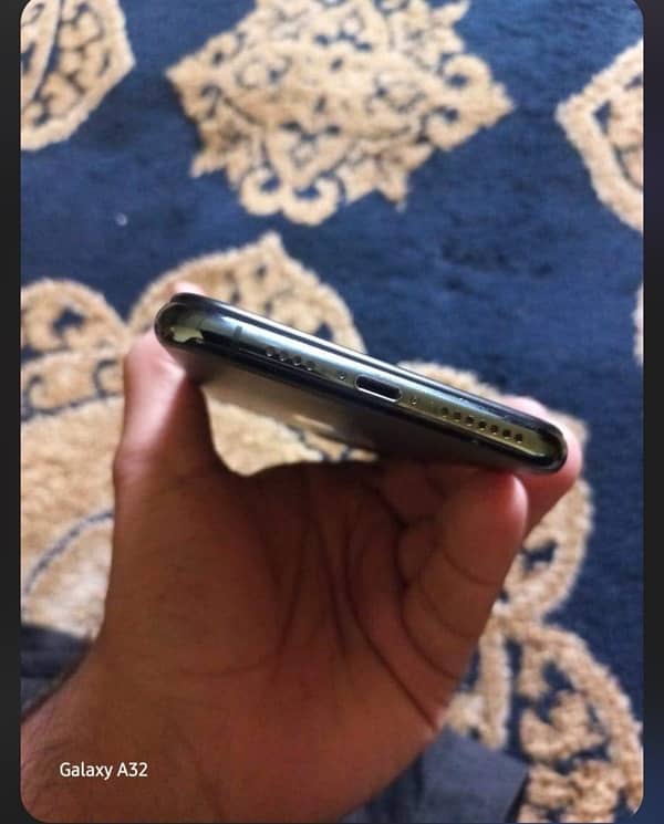 iPhone 11 Pro Max non pta 256 gb sim working for 4 months 3