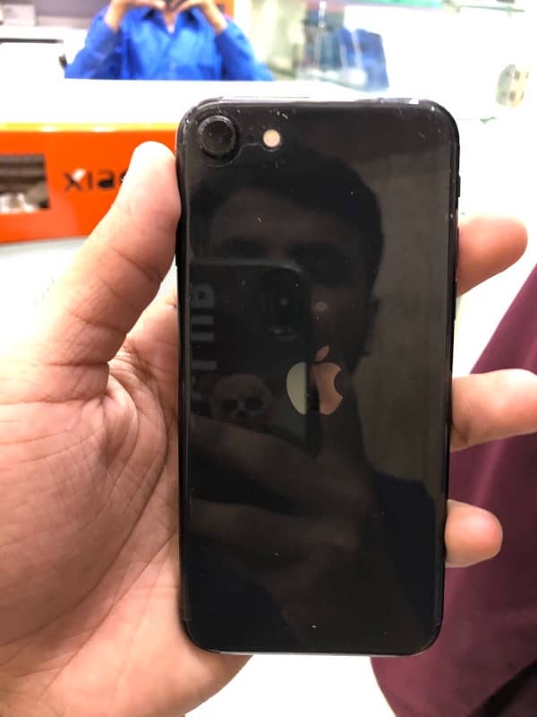 iphone se 2020 (pta approved) 128 gb condition 10/10 1