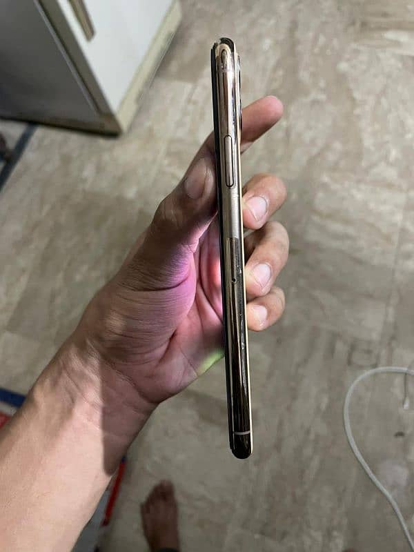 iphone 11 pro max 256gb non pta factory 10/10 with box charge 2