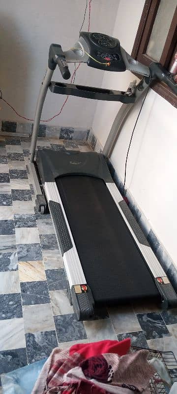 GOLD STAR   TREADMILL 4