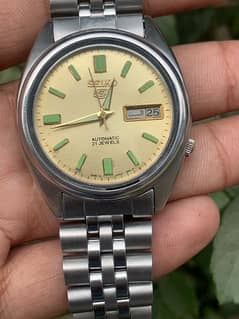 seiko 5 vintage watch automatic movement 7009