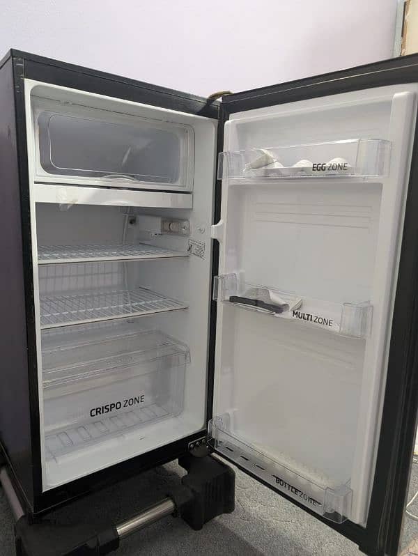 pel compact Fridge for sale 1