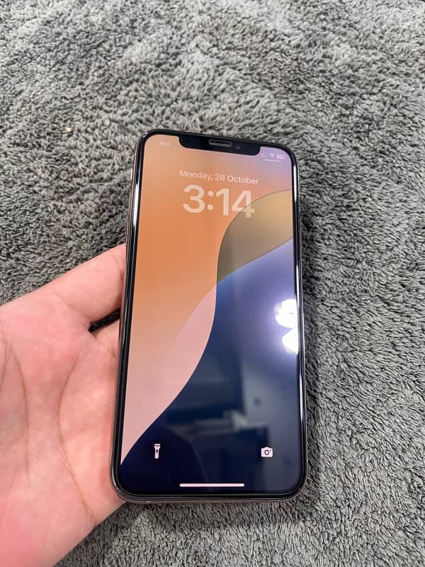 iPhone XS | 64 (PTA) 3