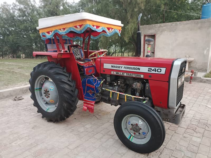 Massey Ferguson 240 Model 2012 5