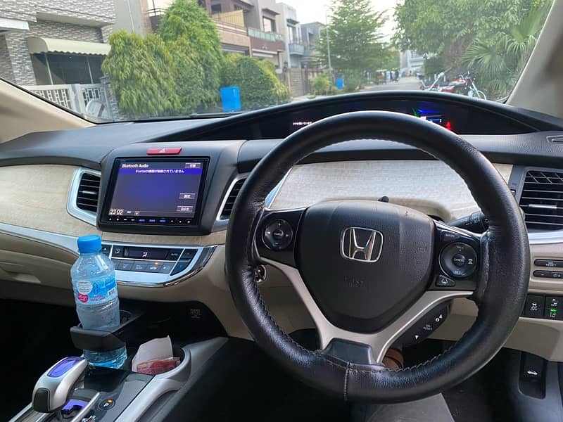 Honda Jade Hybrid 2015 11