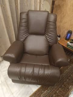 molty Offisys recliner. whatsapp only. DHA