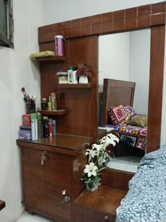 Dressing table