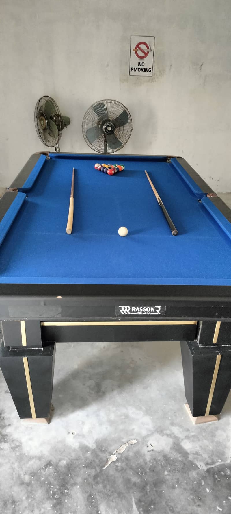 Pool Table Very good condition 1