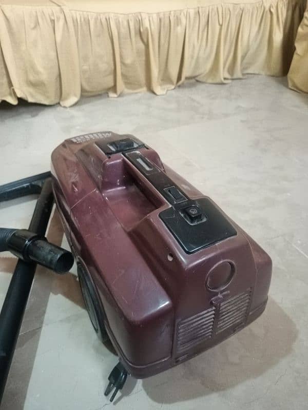 Sanyo Vacuum Cleaner 1