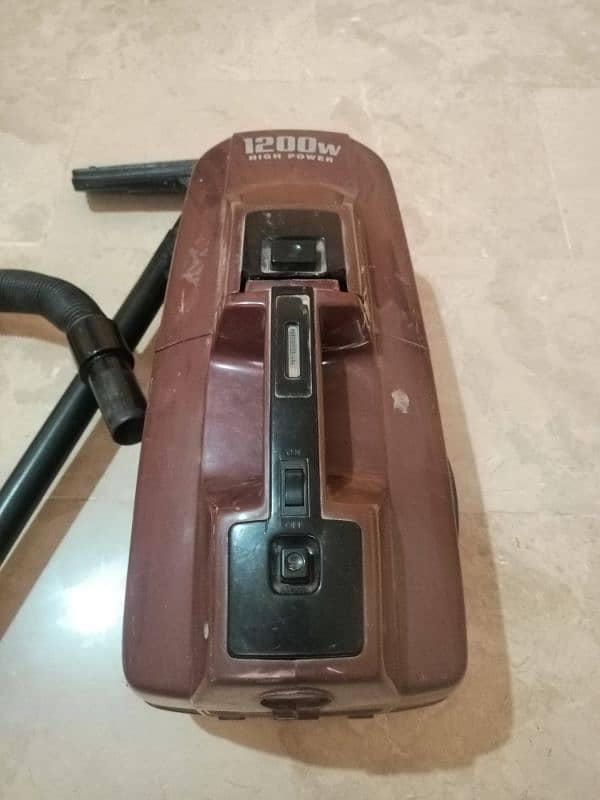 Sanyo Vacuum Cleaner 2