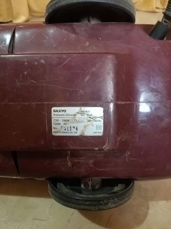 Sanyo Vacuum Cleaner 3