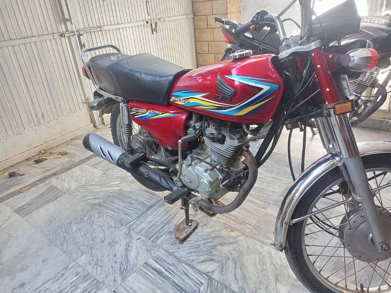 Honda 125 model 2018 lahore registered all documents complete. 1