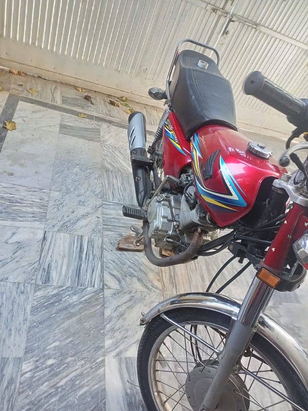 Honda 125 model 2018 lahore registered all documents complete. 3