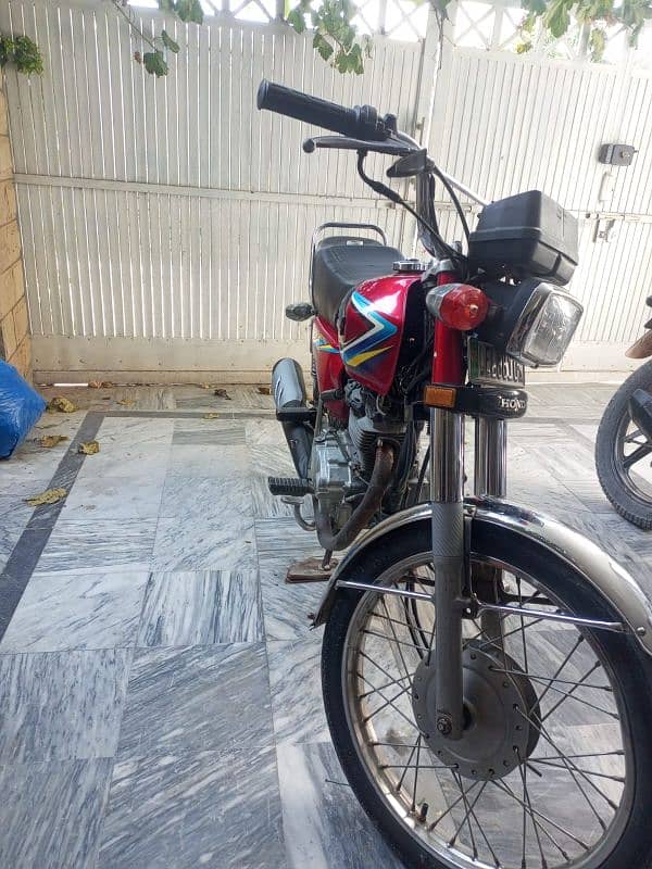 Honda 125 model 2018 lahore registered all documents complete. 5