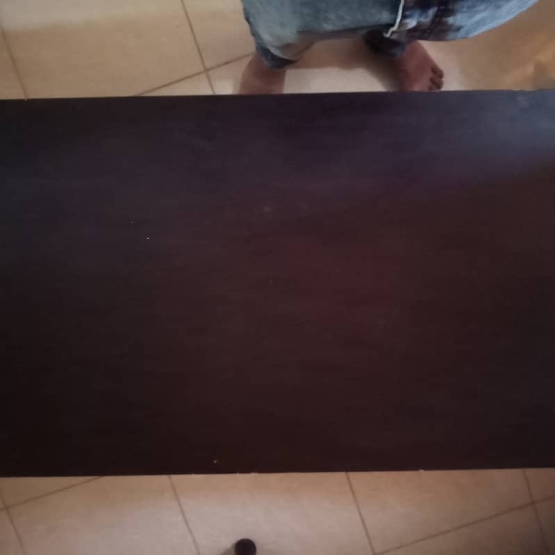 Stylish central table for sale 0