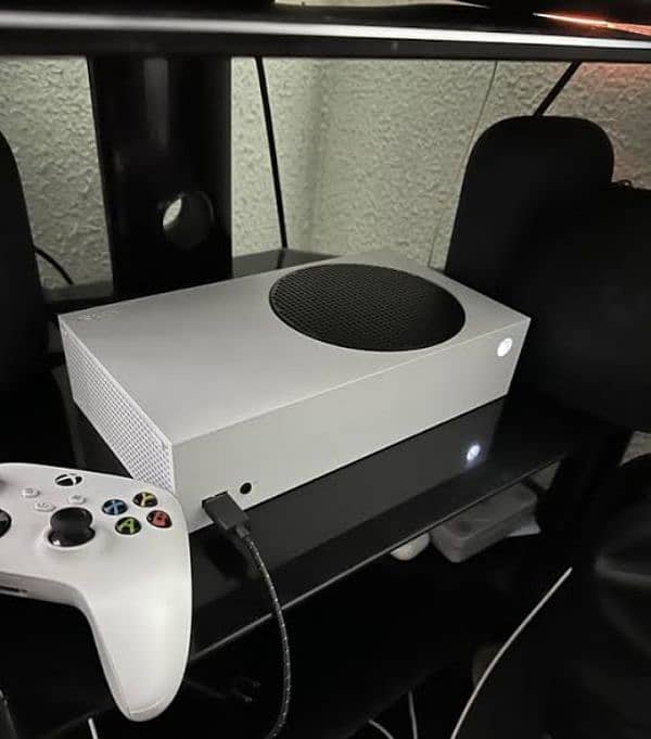 Barely Used Xbox Series S 512GB 2