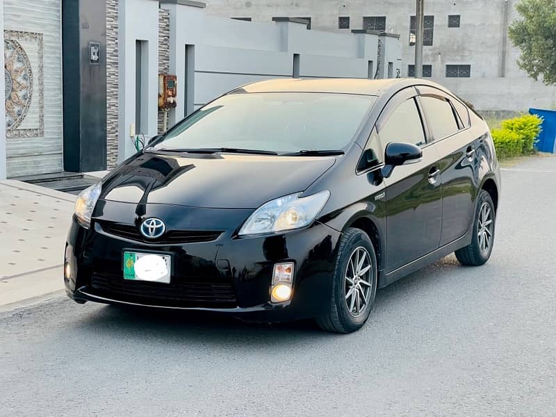 Toyota Prius S Total Genuine betr than corolla grande honda civic city 4