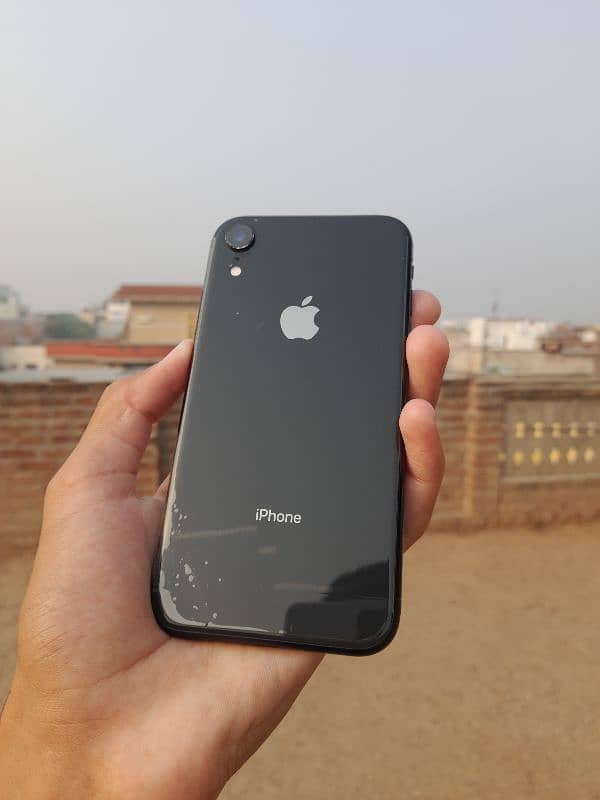 IPHONE Xr Non PTA.  Sim Working 1