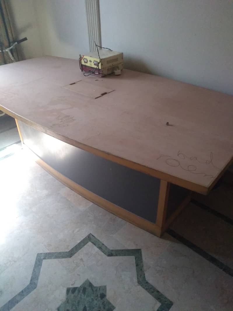 meeting conference table good condition for sale pure wood 0