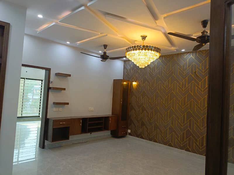 10 Marla Brand New House For Sale in Bahria Town Lahore Ideal Location Designer House 13