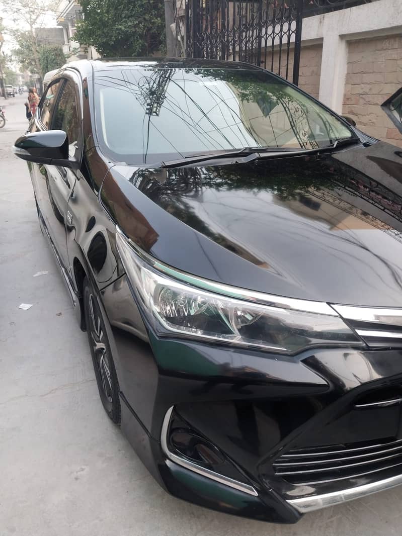 Toyota Corolla Altis X 1.6 2018 Model Good Condition 4