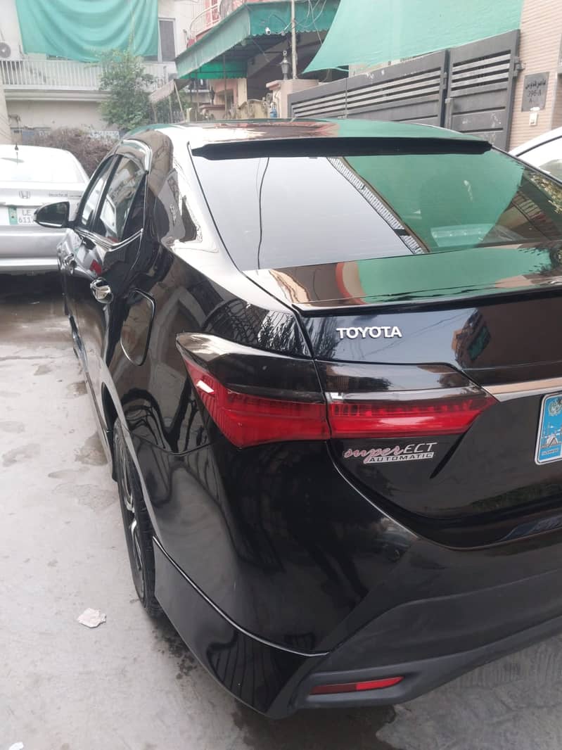 Toyota Corolla Altis X 1.6 2018 Model Good Condition 7