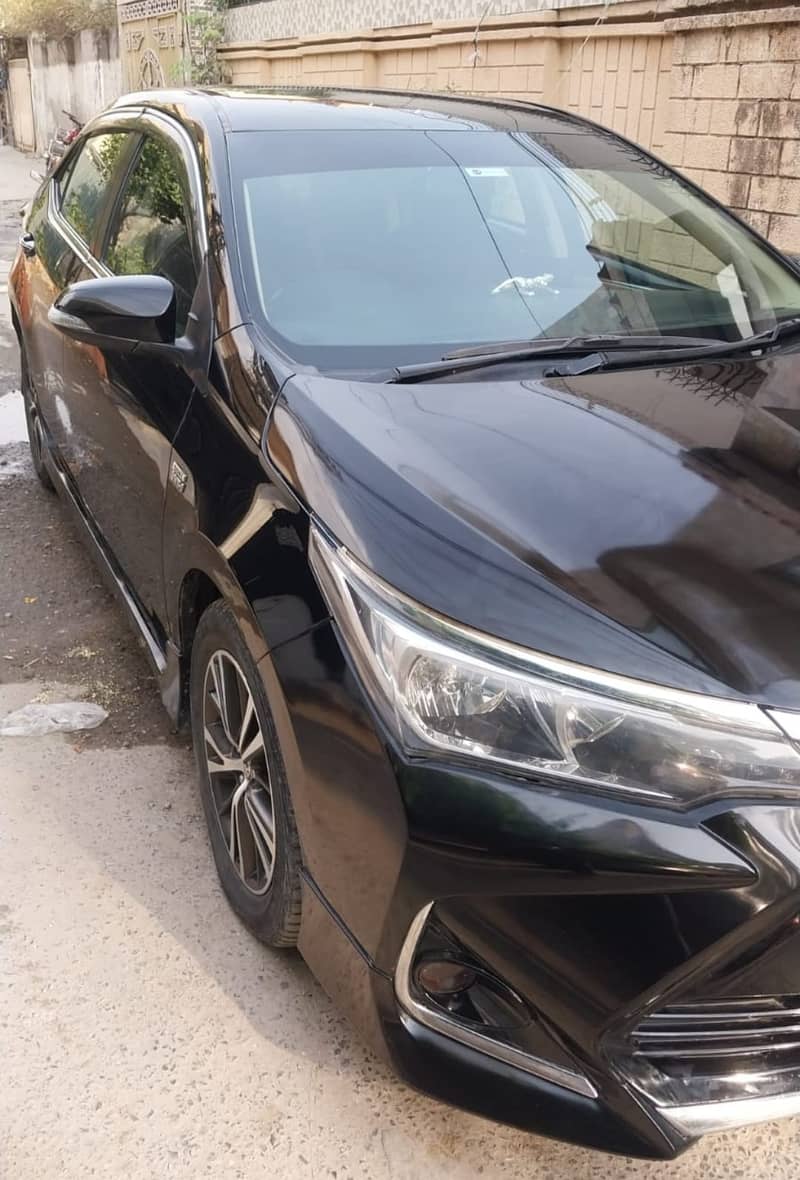 Toyota Corolla Altis X 1.6 2018 Model Good Condition 9