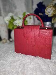 Elegant hand bag