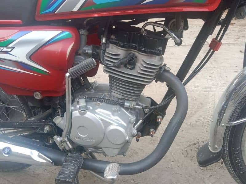 Honda 125 bohat zabar bike ha koi masla nahi ha 7