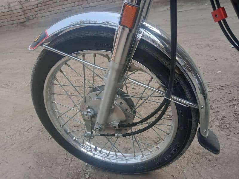 Honda 125 bohat zabar bike ha koi masla nahi ha 8