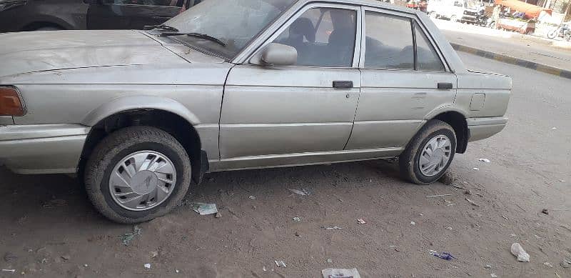 Nissan Sunny 1990 9