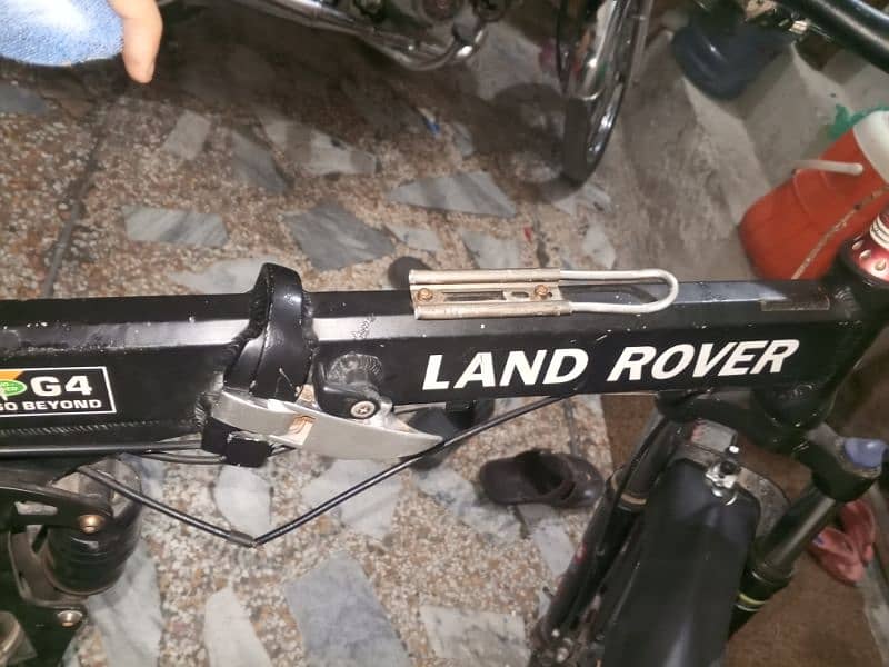 land Rover folding scycle for. sale urgent sale karni ha 4