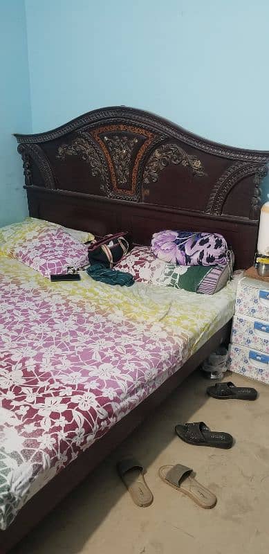 king size bed for sale in a low price 0