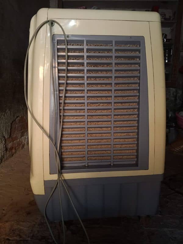 air cooler use like new condition 1