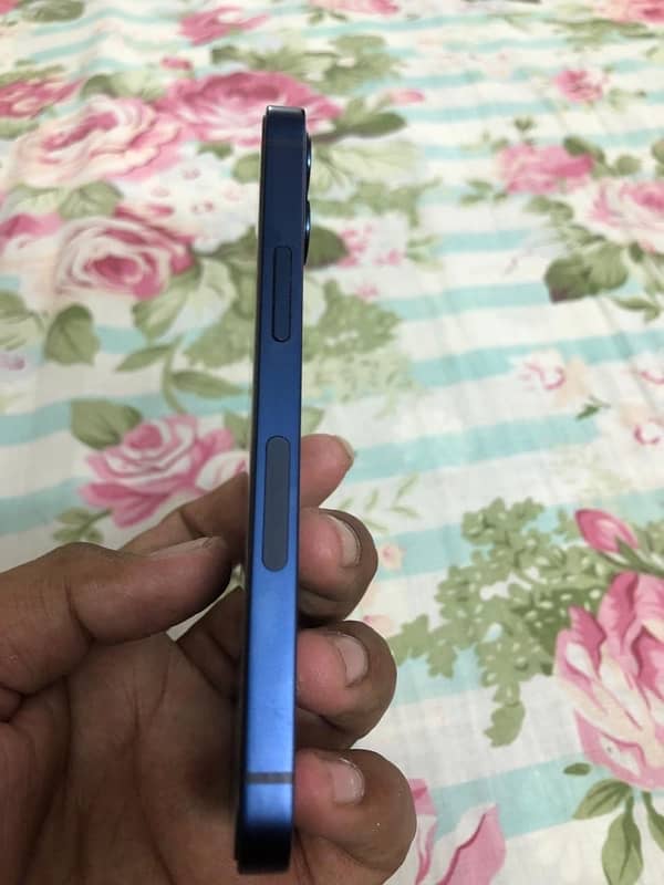 i phone 12mini 4