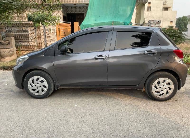 Toyota Vitz 2014 3