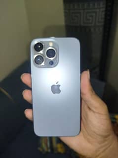 I phone 13 pro 256gb 10/10 with box just painal chng  wo b original ha