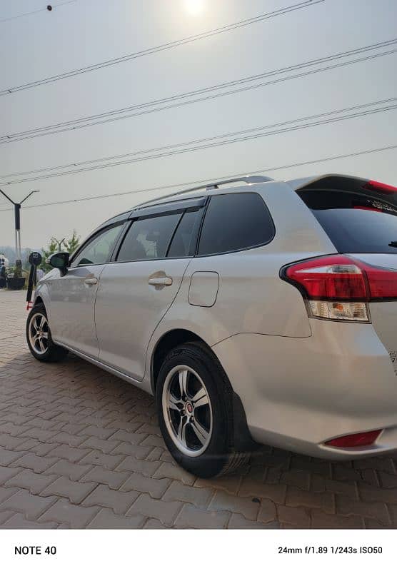 Toyota Corolla Fielder 2015 3