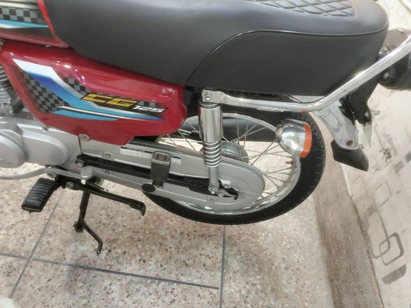 Honda 125 brand new 5