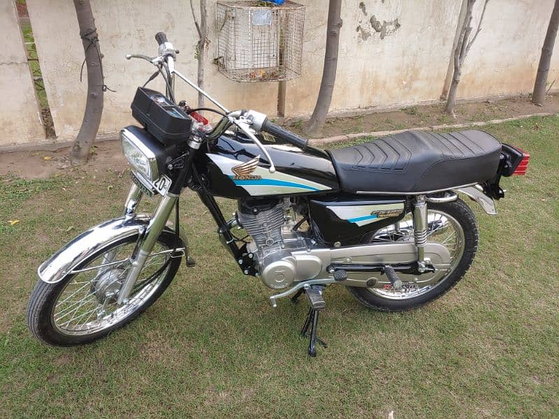 Honda 125 2002 model Total genuine 3