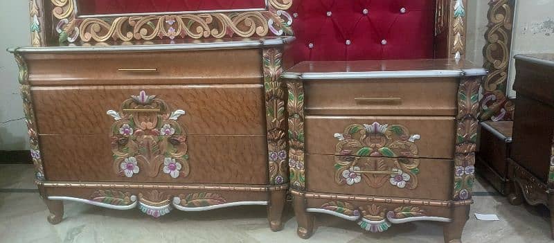 High Quality Bed/Large and small dressing/2 side tables 3