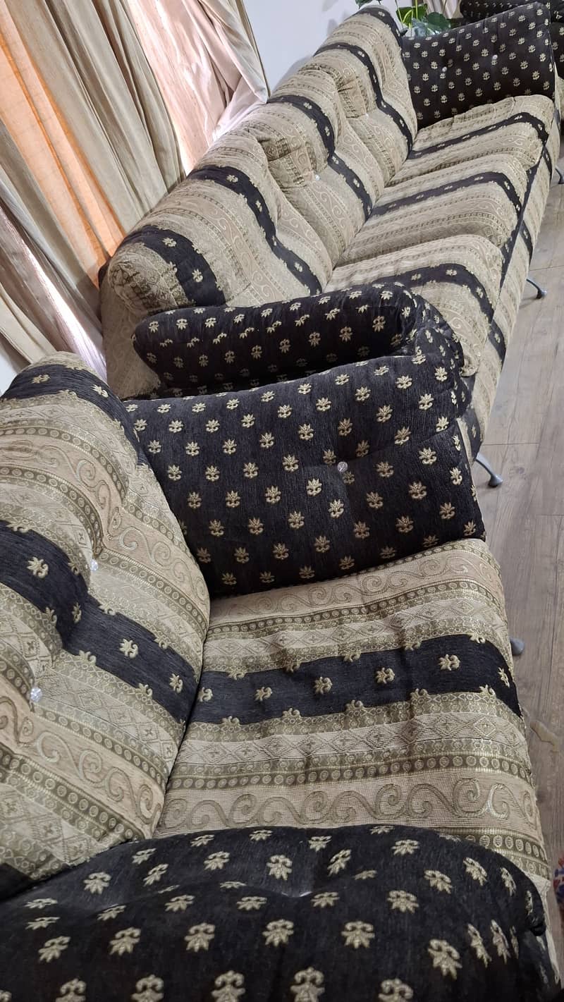 7 seater sofa set in good condition 6