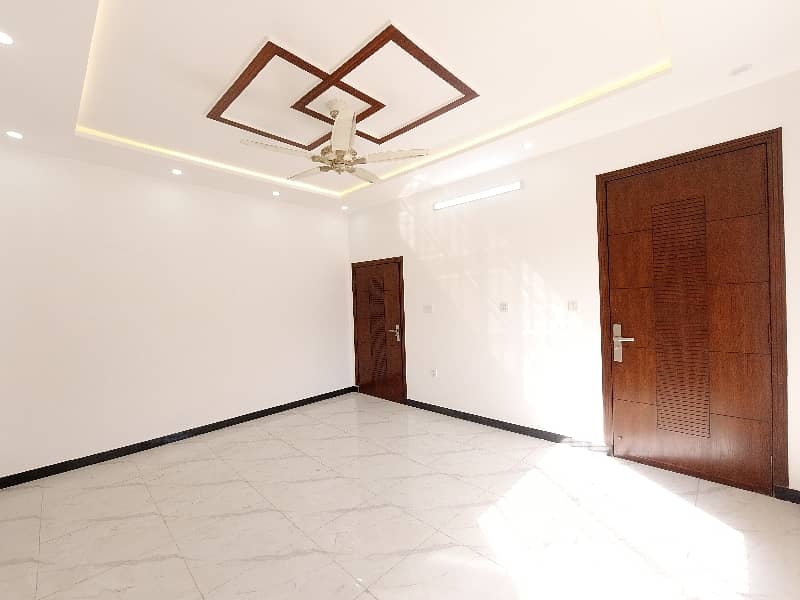 A Palatial Residence For On Excellent Location sale In Kohistan Enclave Wah 4