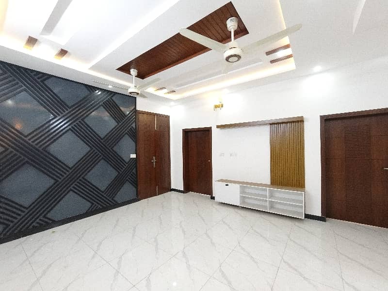 A Palatial Residence For On Excellent Location sale In Kohistan Enclave Wah 6