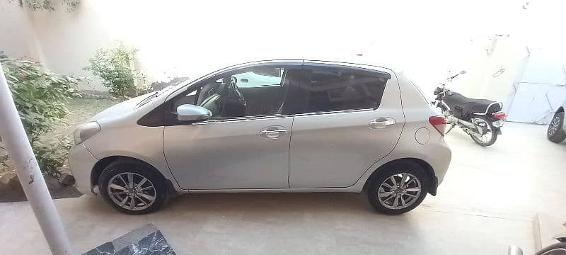 Toyota Vitz 2011 2