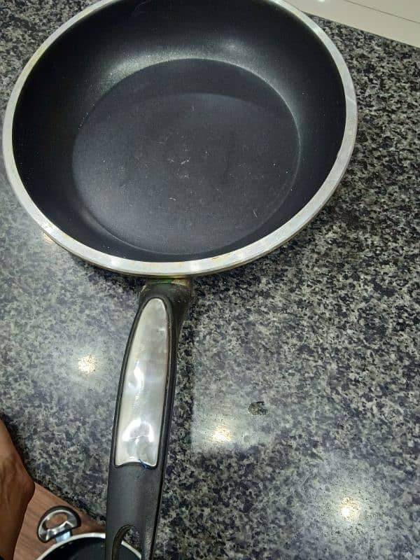 nonstick  v little used utensil 3