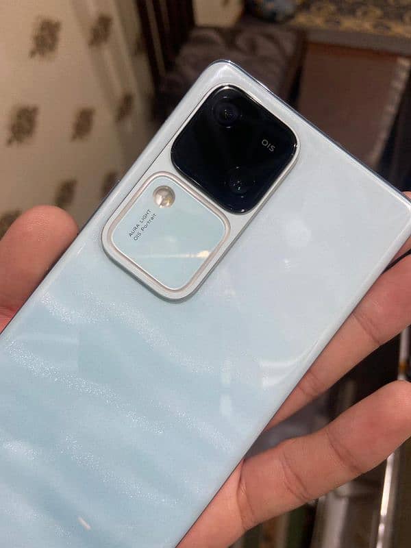 vivo v30 4