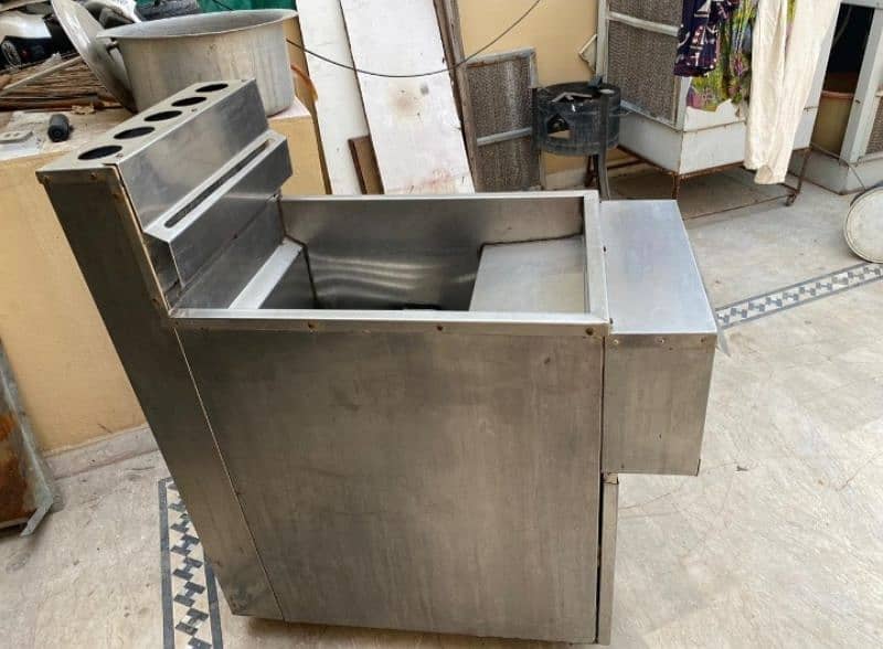 32 fryer for sale in stainless steel good in condition 1